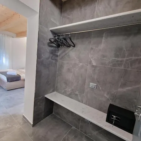 Marla 3* לה ספציה