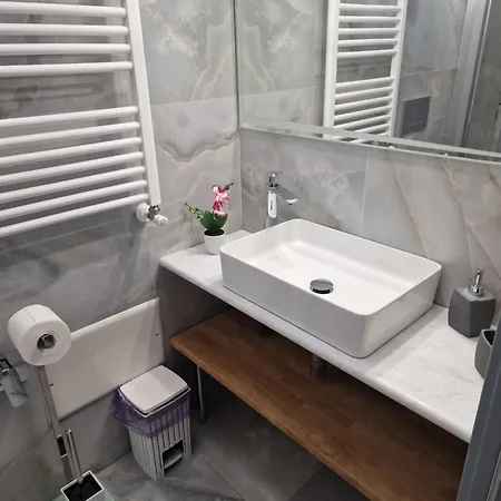 Marla لا سبيتسْيا