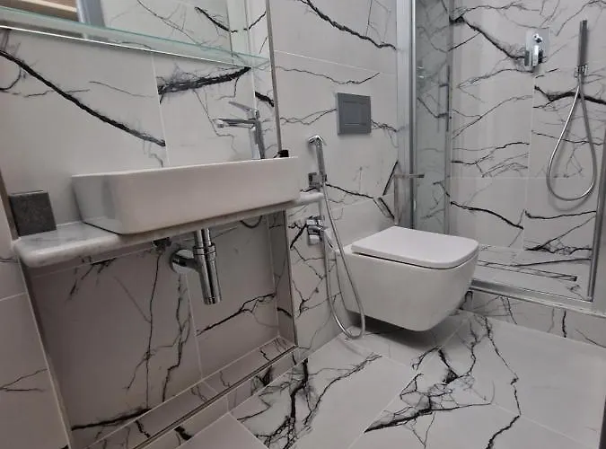 Marla Πανσιόν 3*